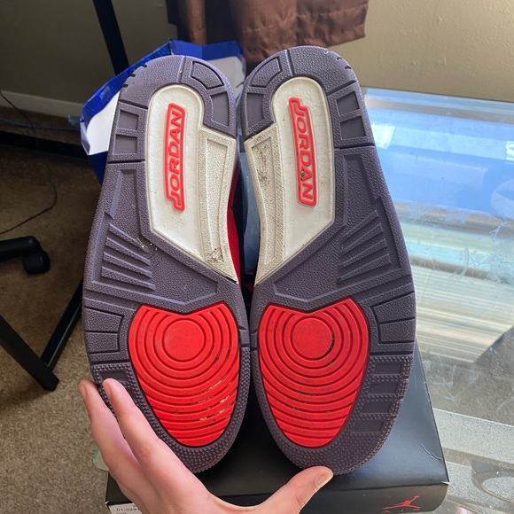 Jordan’s size 10 - Picture 5 of 6